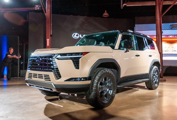 Lexus GX 2024 nhận cọc tại Việt Nam