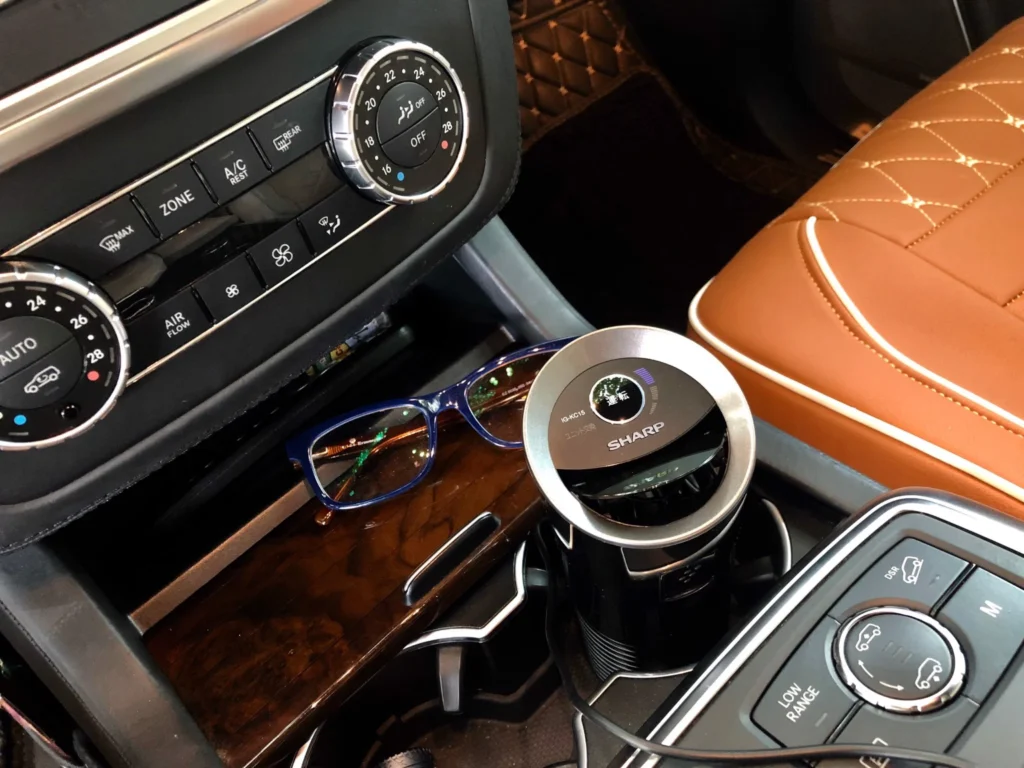 Máy lọc không khí ô tô Sharp