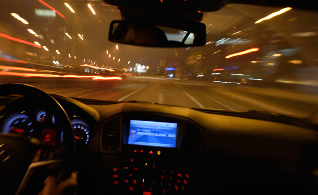 Cẩn thận khi lái xe ban đêm