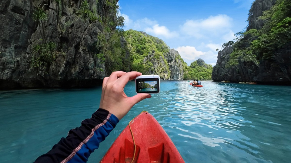 Thế hệ Insta360 GO 3 có phụ kiện Action Pod