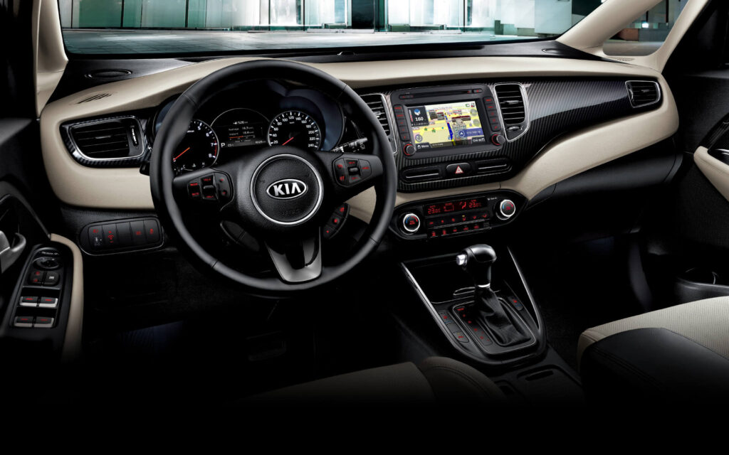 trang bị giải trí tiện nghi trên Kia Rondo