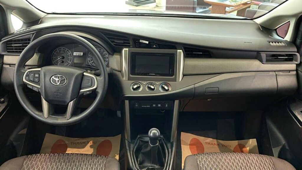 Màn hình xe Toyota Innova