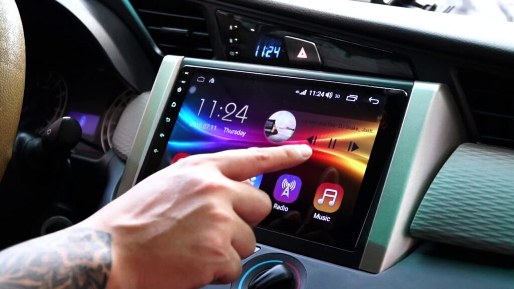 Màn android trên xe Toyota Innova