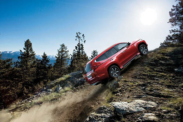 Kỹ thuật lái xe lên dốc và xuống dốc cao