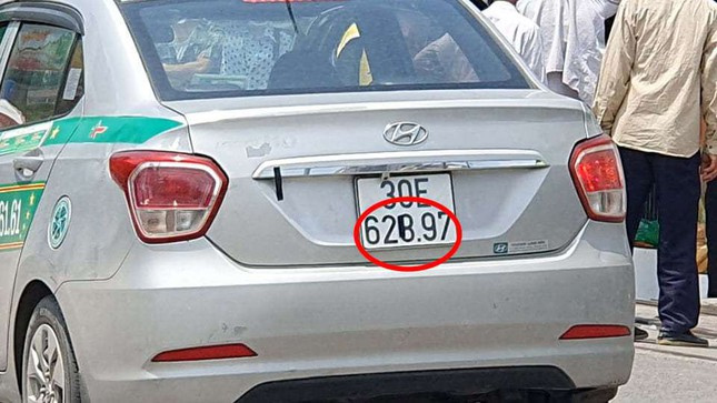 Biển số gắn sai quy định