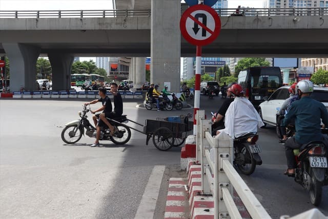 Lỗi quay đầu xe máy