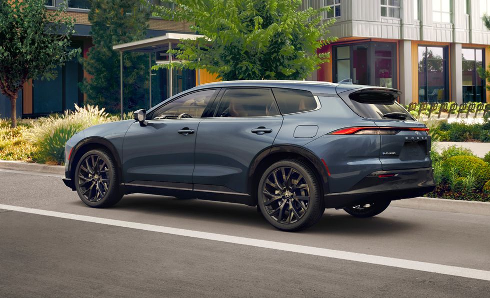 Mẫu xe cỡ trung hai hàng ghế