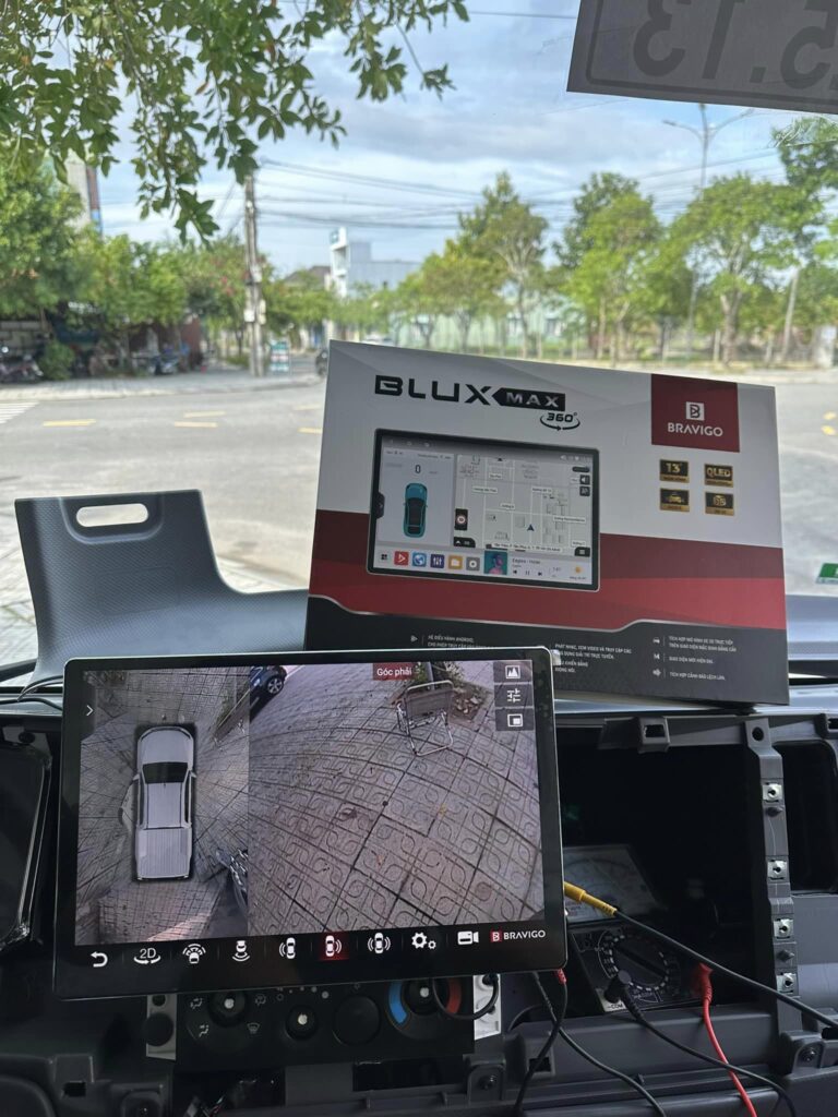 lắp màn hình xe tải