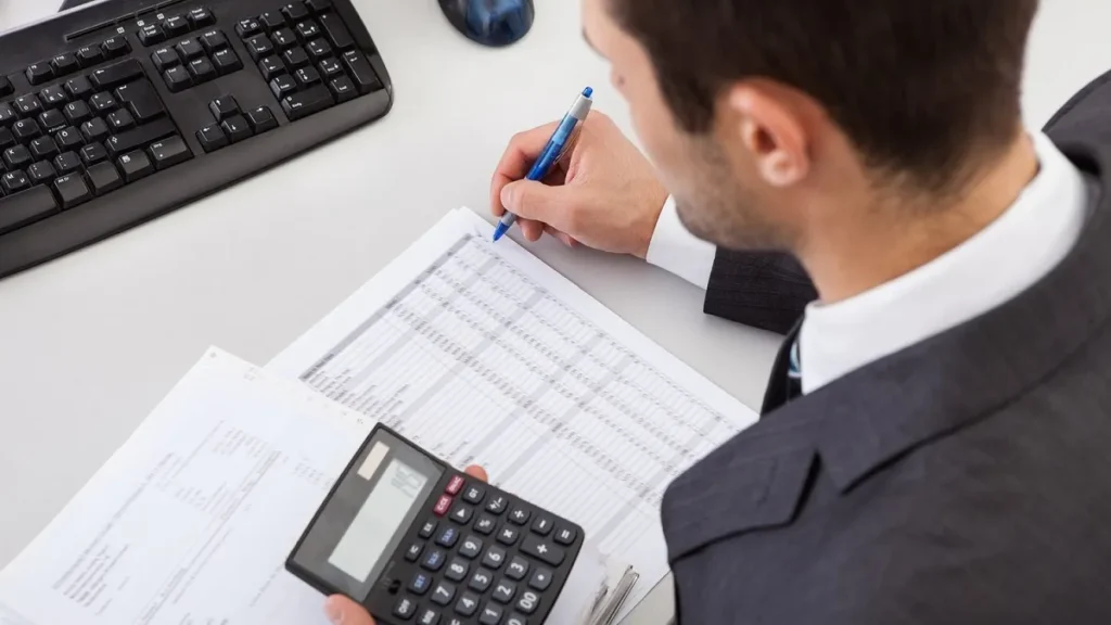 Cách tính thời gian khấu hao xe ô tô