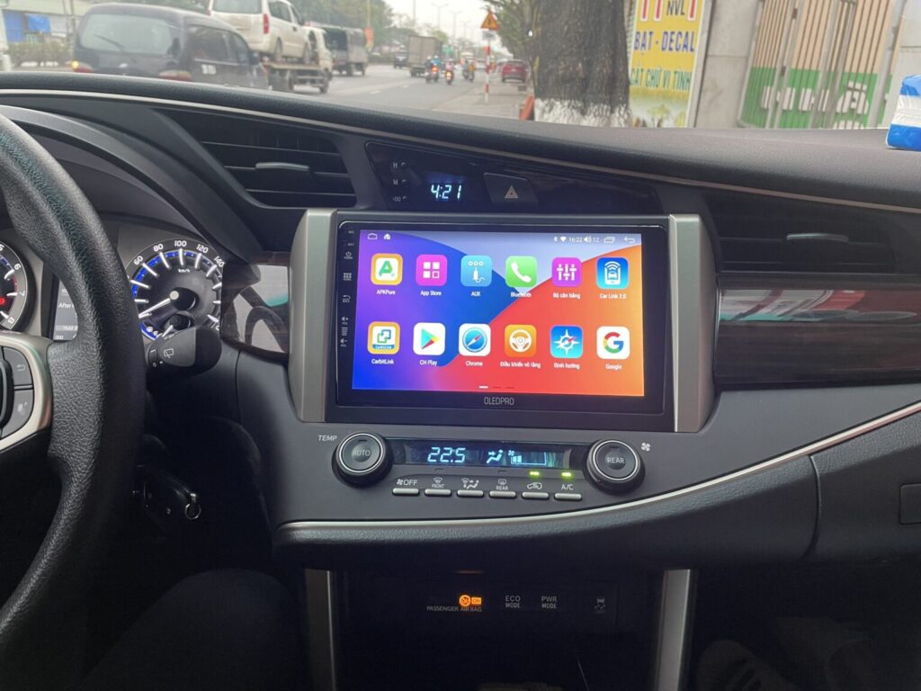 Màn hình ô tô OLED