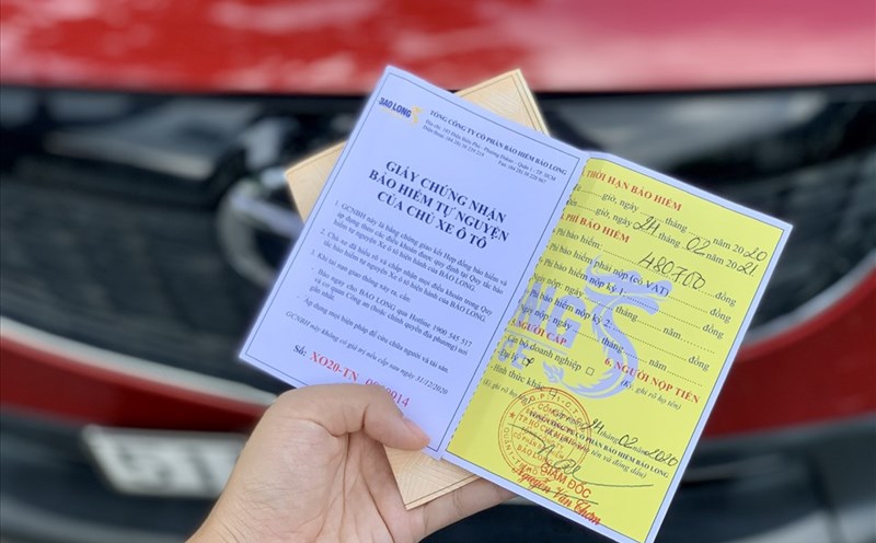 Để thực hiện thủ tục sang tên xe ô tô, bạn cần chuẩn bị một số giấy tờ cần thiết