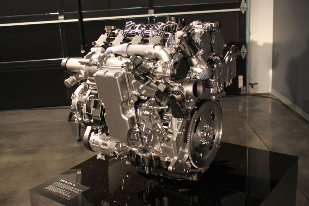 Động cơ Skyactiv-X