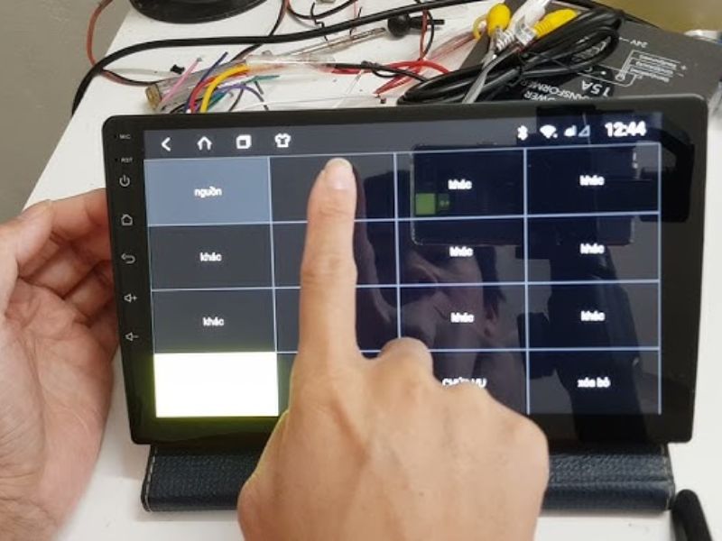 Cách sửa lỗi màn hình Android ô tô bị loạn cảm ứng